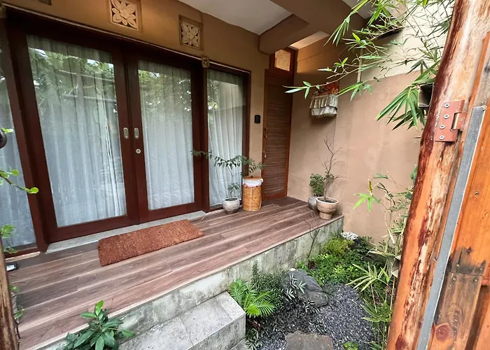 Earthy Cave Retreat At Bond Cave Near Canggu