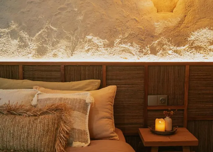 Earthy Cave Retreat At Bond Cave Near Canggu Apartment